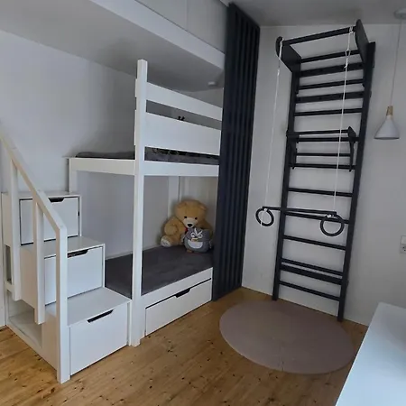 Eraldi Maja, Hoov, Rand Laehedal Ferienhaus