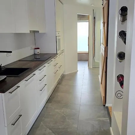 Eraldi Maja, Hoov, Rand Laehedal Ferienhaus Pärnu