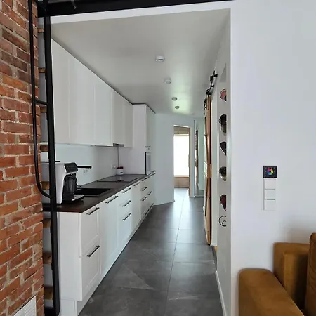 Eraldi Maja, Hoov, Rand Laehedal Pärnu