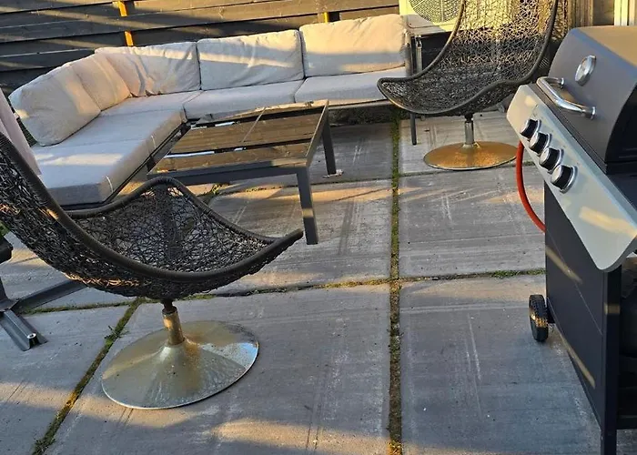 Eraldi Maja, Hoov, Rand Laehedal * Parnu